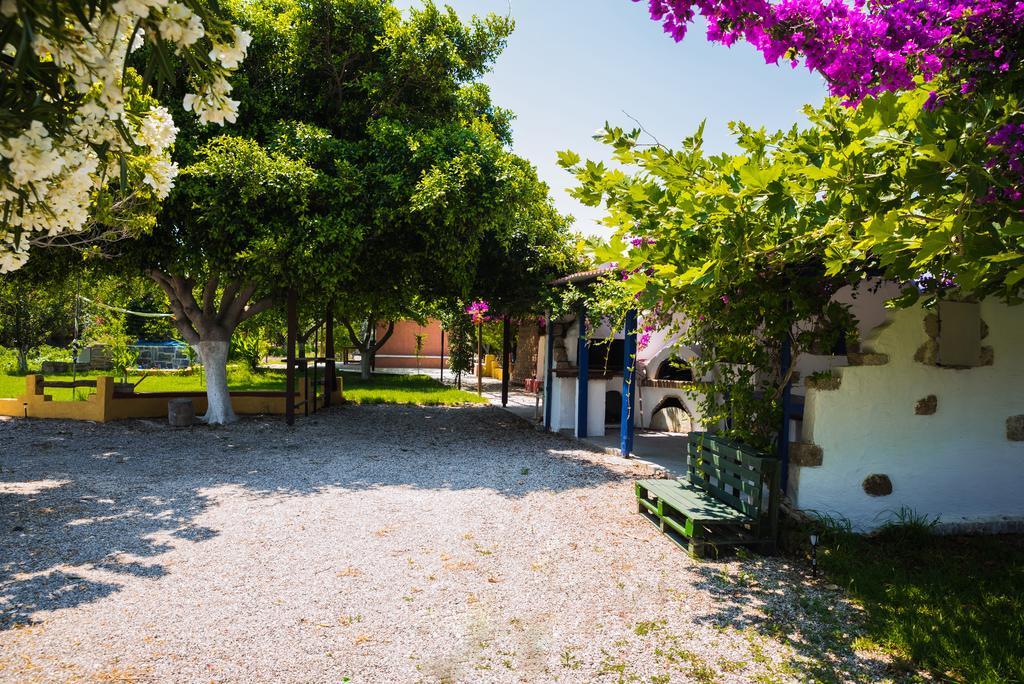Villa Marqua Kalavarda Exterior photo